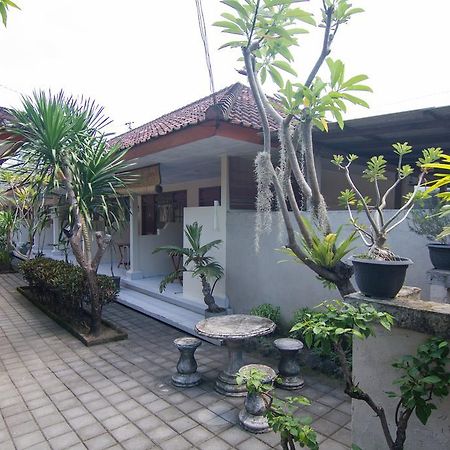 Pondok Nuri Homestay Санур Экстерьер фото