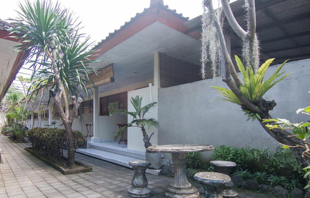 Pondok Nuri Homestay Санур Экстерьер фото