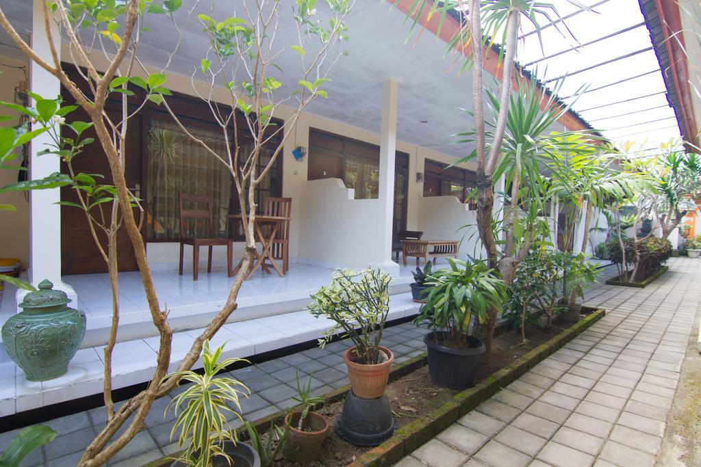 Pondok Nuri Homestay Санур Экстерьер фото